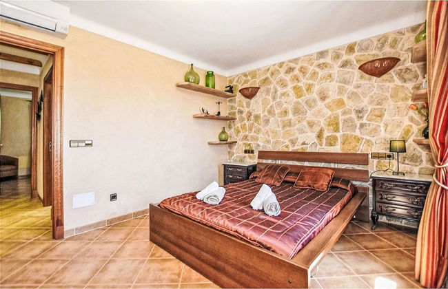 Casa de 5 quartos em Muro com piscina privada e jardim - Foto 18