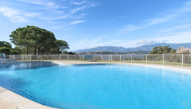 Foto 1 - Apartamento de 2 habitaciones en Porto-Vecchio con piscina y vistas al mar