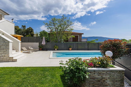 Foto 39 - Casa de 2 quartos em Kršan com piscina privada e jardim