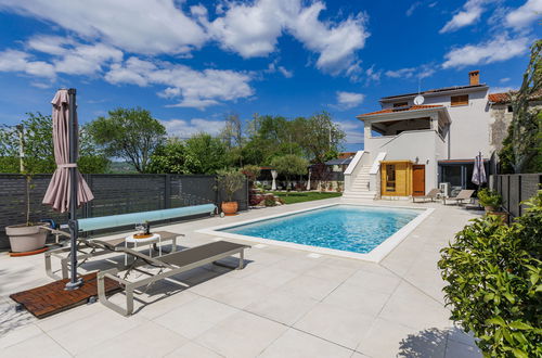 Foto 38 - Casa de 2 quartos em Kršan com piscina privada e jardim