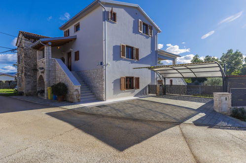 Photo 23 - Maison de 2 chambres à Kršan avec piscine privée et jardin