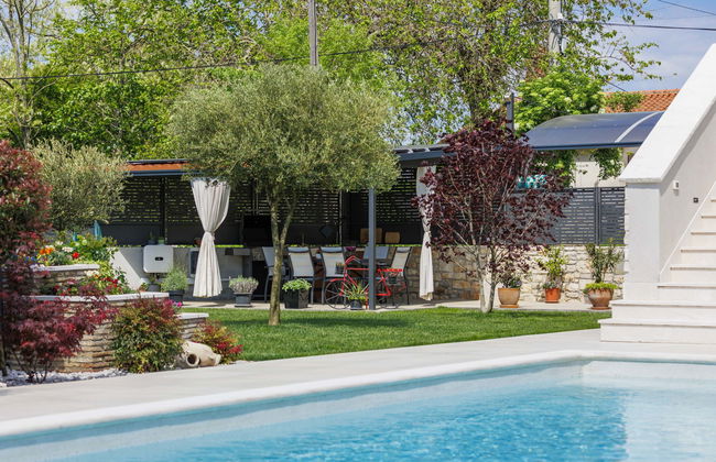 Casa de 3 quartos em Kršan com piscina privada e jardim - Foto 17
