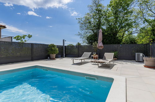 Foto 13 - Casa de 2 quartos em Kršan com piscina privada e jardim