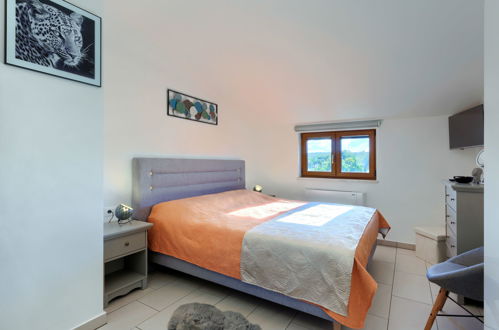 Foto 30 - Casa con 2 camere da letto a Kršan con piscina privata e vista mare