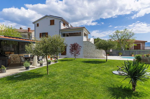 Foto 6 - Casa de 2 quartos em Kršan com piscina privada e jardim