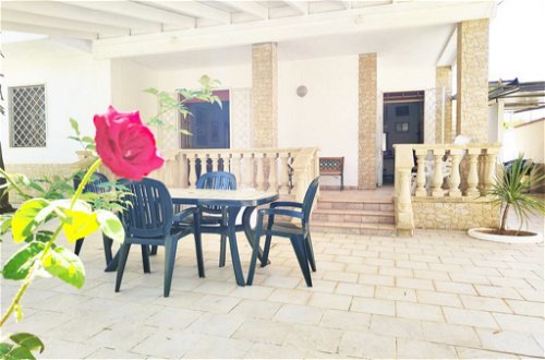 Photo 14 - 3 bedroom House in Taviano with garden