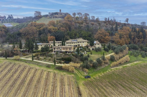 Foto 4 - Appartamento con 2 camere da letto a San Gimignano con piscina e terrazza