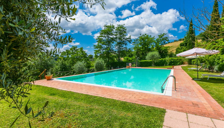 Foto 1 - Apartamento de 2 habitaciones en San Gimignano con piscina y jardín