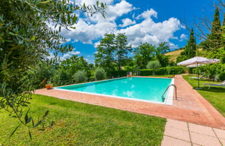 Photo 1 - Appartement de 2 chambres à San Gimignano avec piscine et terrasse