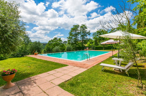 Foto 40 - Appartamento con 2 camere da letto a San Gimignano con piscina e giardino