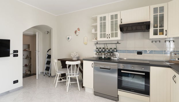 2 bedroom Apartment in Bordighera - Photo 3
