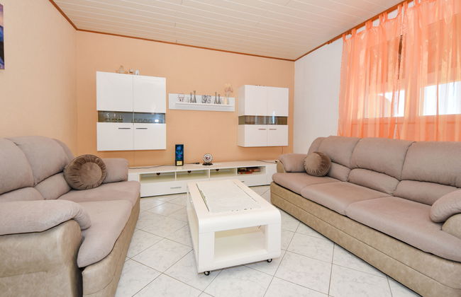Casa de 6 quartos em Stankovci com piscina privada e jardim - Foto 8