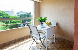 Photo 3 - Apartment in Hyères with terrace and sea view