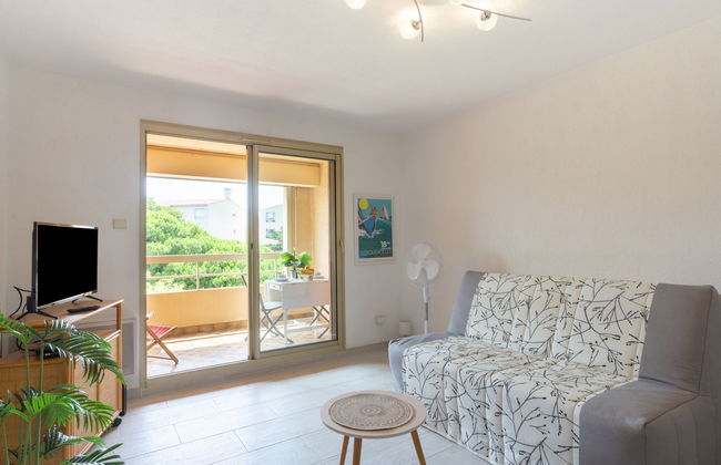 Apartamento de 1 quarto em Hyères com jardim e terraço - Foto 1