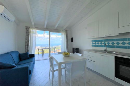 Foto 10 - Apartamento de 1 habitación en Trinità d'Agultu e Vignola con piscina y vistas al mar