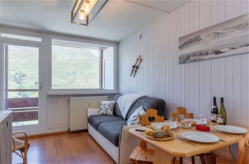 Foto 10 - Apartment mit 1 Schlafzimmer in Les Belleville mit blick auf die berge