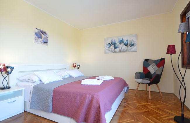 Casa de 4 quartos em Bilice com piscina privada e jardim - Foto 13