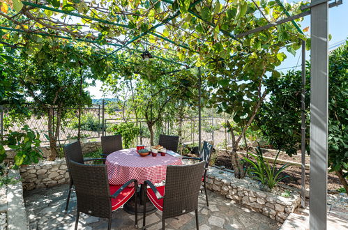 Photo 29 - Maison de 3 chambres à Bilice avec piscine privée et vues à la mer