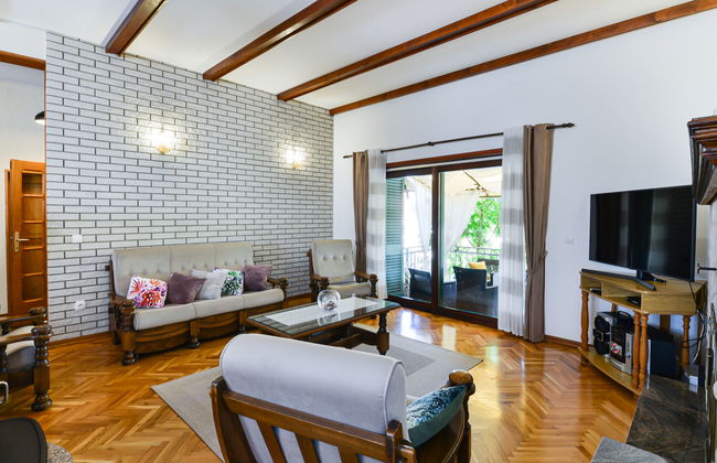Casa de 4 quartos em Bilice com piscina privada e jardim - Foto 6