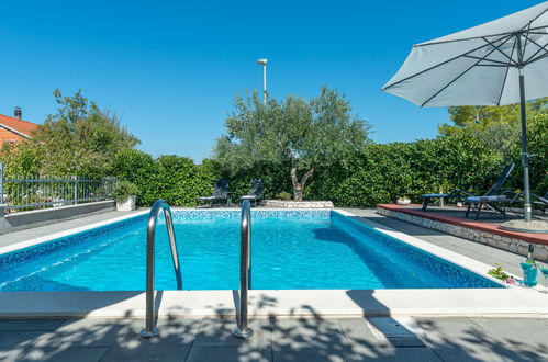 Photo 31 - Maison de 3 chambres à Bilice avec piscine privée et jardin