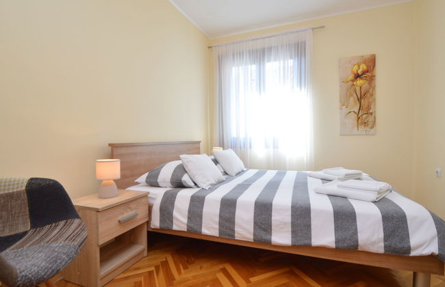 Casa de 4 quartos em Bilice com piscina privada e jardim - Foto 19