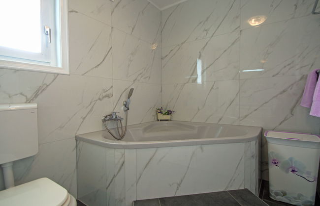 Casa de 4 quartos em Bilice com piscina privada e jardim - Foto 26