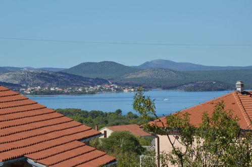 Foto 18 - Casa con 3 camere da letto a Bilice con piscina privata e vista mare