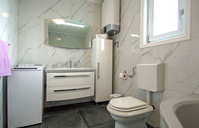 Casa de 4 quartos em Bilice com piscina privada e jardim - Foto 25