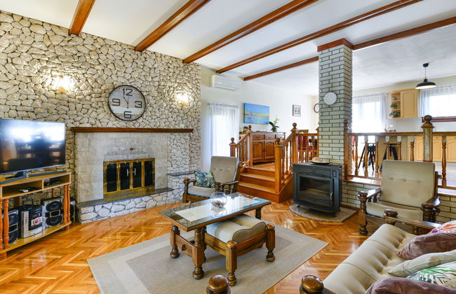 Casa de 4 quartos em Bilice com piscina privada e jardim - Foto 7