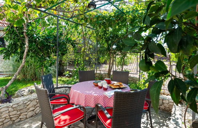 Casa de 4 quartos em Bilice com piscina privada e jardim - Foto 28