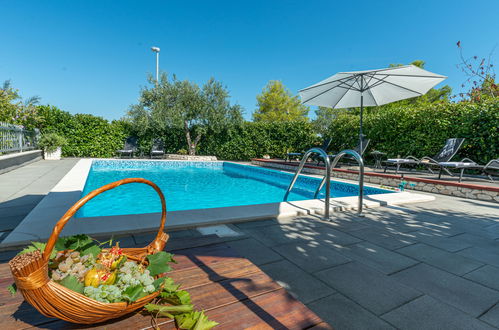 Photo 27 - Maison de 3 chambres à Bilice avec piscine privée et vues à la mer