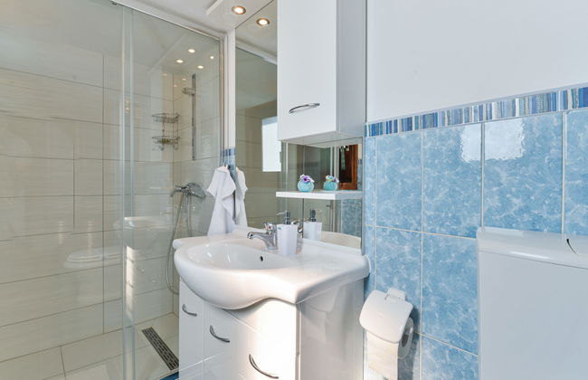 Casa de 4 quartos em Bilice com piscina privada e jardim - Foto 23