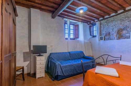 Photo 17 - 1 bedroom Apartment in Greve in Chianti with swimming pool and garden