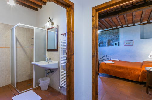 Photo 18 - 1 bedroom Apartment in Greve in Chianti with swimming pool and garden