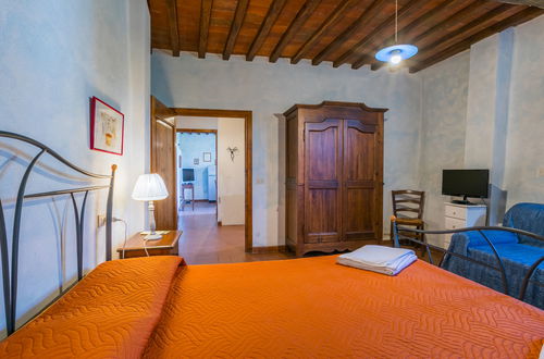Photo 15 - 1 bedroom Apartment in Greve in Chianti with swimming pool and garden