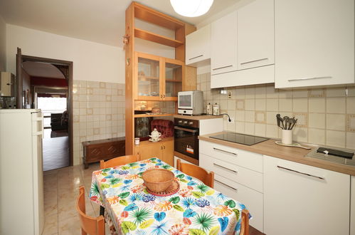 Foto 9 - Apartamento de 1 quarto em Luino com jardim e terraço