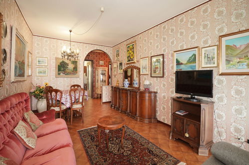 Photo 5 - 1 bedroom Apartment in Luino with garden and mountain view