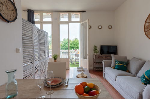 Photo 8 - 1 bedroom Apartment in Royan with terrace and sea view