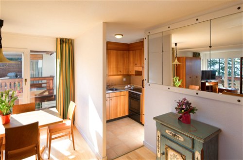 Foto 7 - Apartment mit 2 Schlafzimmern in Crans-Montana mit schwimmbad und blick auf die berge