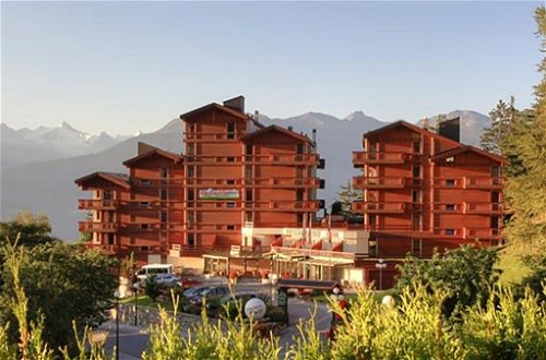 Photo 1 - 2 bedroom Apartment in Crans-Montana with swimming pool and mountain view