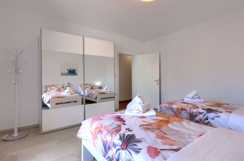 Foto 33 - Appartamento con 2 camere da letto a Umag con terrazza e vista mare