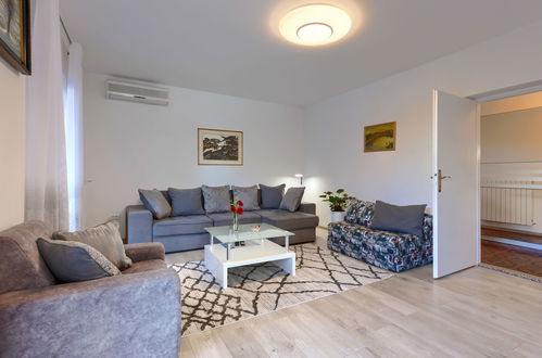 Foto 5 - Apartamento de 2 quartos em Umag com terraço