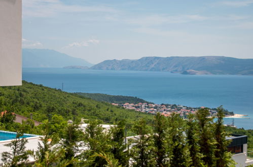 Foto 19 - Casa de 3 quartos em Crikvenica com piscina privada e terraço