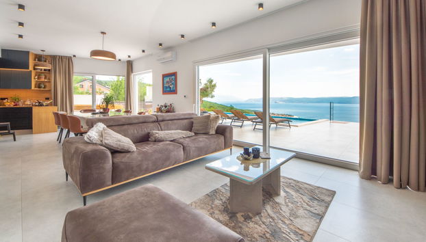 4 bedroom House in Crikvenica with private pool and terrace - Photo 2