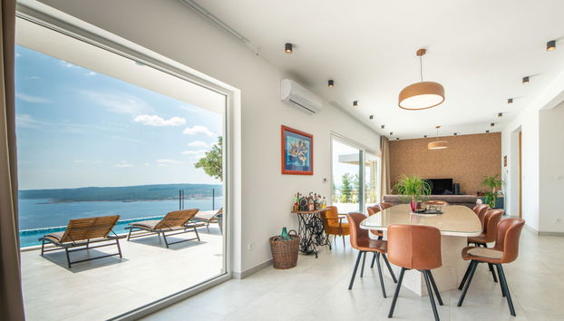 4 bedroom House in Crikvenica with private pool and terrace - Photo 3