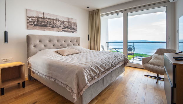 4 bedroom House in Crikvenica with private pool and terrace - Photo 4