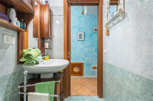 Foto 20 - Haus mit 2 Schlafzimmern in Quartu Sant'Elena mit garten und blick aufs meer
