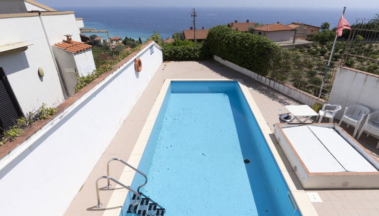 Photo 1 - 1 bedroom Apartment in Ospedaletti with swimming pool and sea view