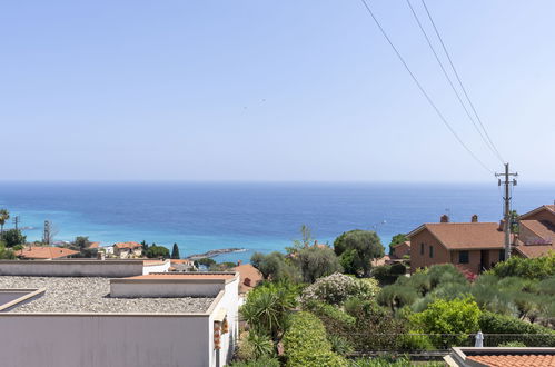 Foto 13 - Apartamento de 1 habitación en Ospedaletti con piscina y vistas al mar