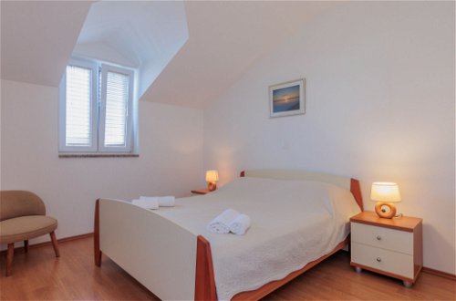 Foto 4 - Appartamento con 1 camera da letto a Privlaka con giardino e vista mare